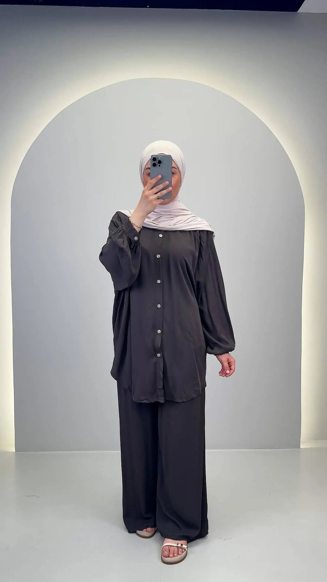 Leyan Outfit