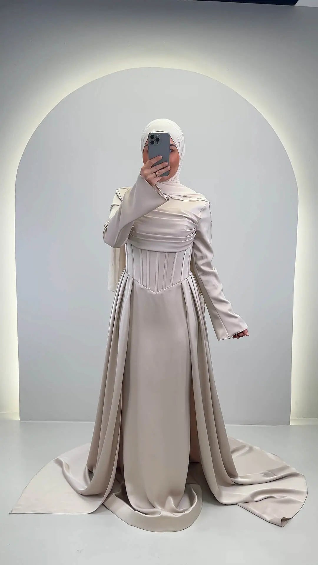Robe de soirée Uray beige avec Hijab