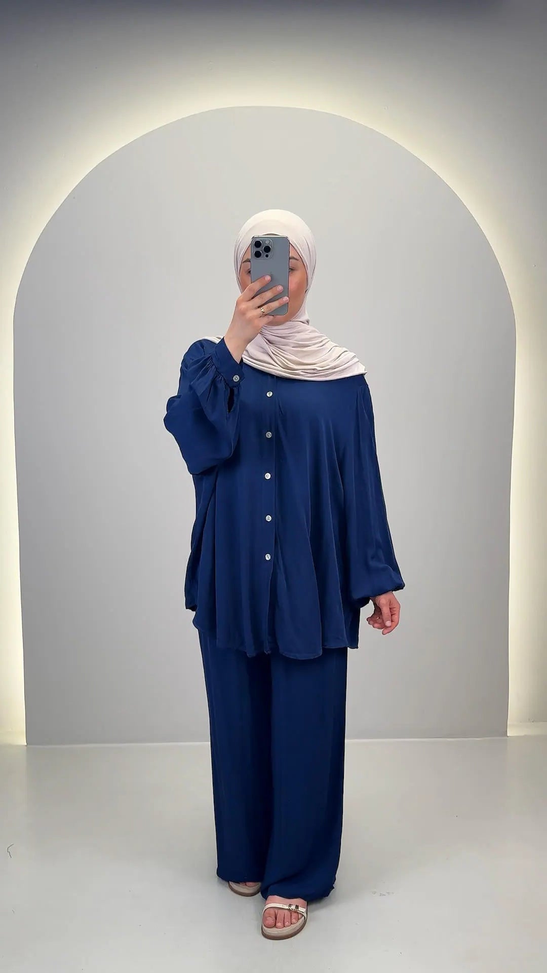 Leyan Outfit