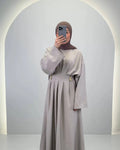 <tc>L</tc>robe taupe